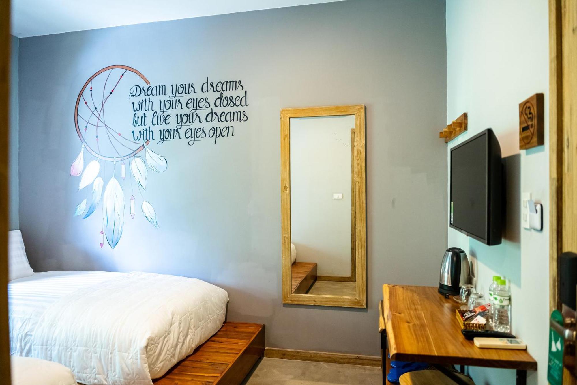 9Station Hostel & Bar Дуонг-Донг Экстерьер фото