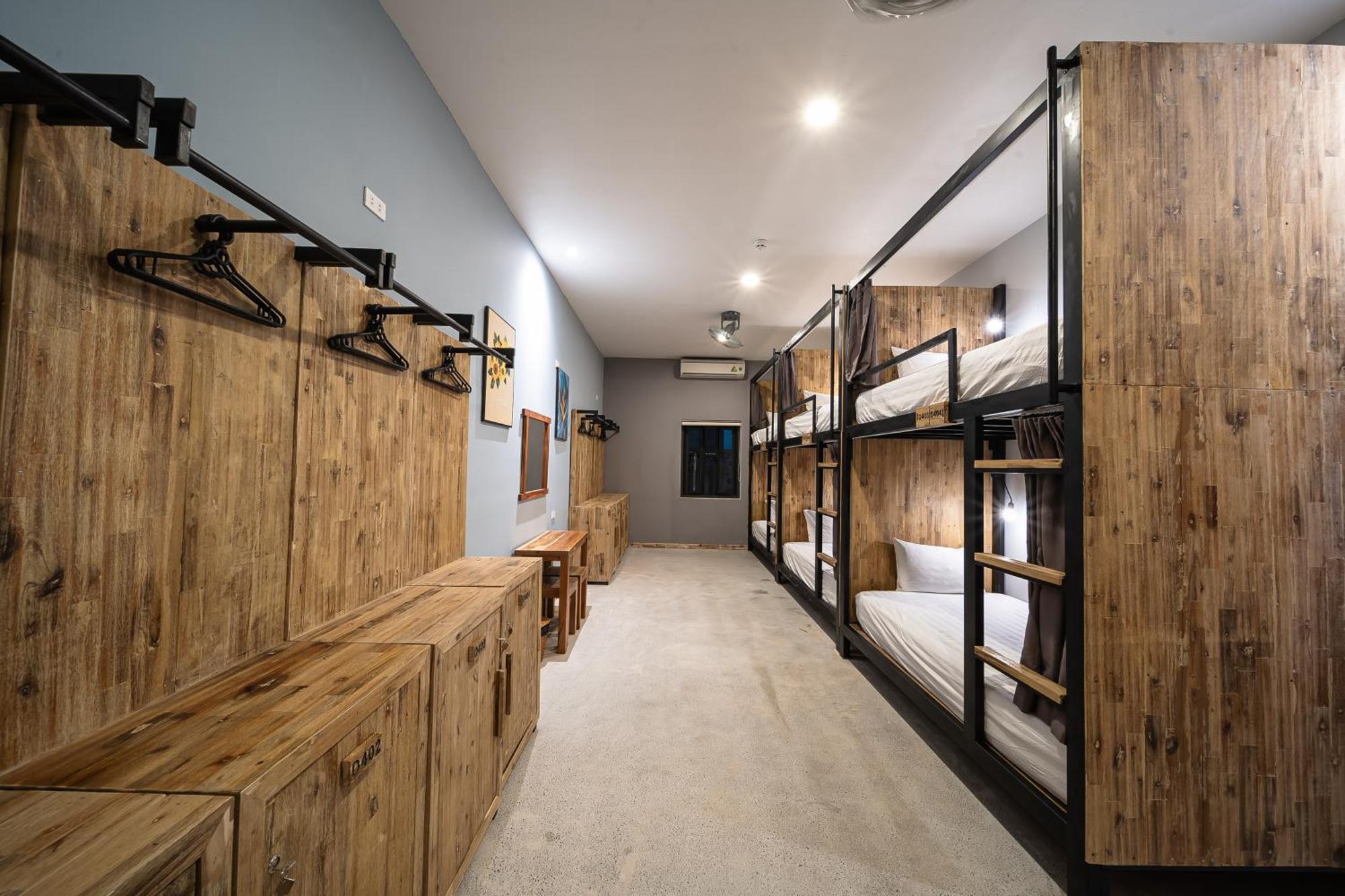 9Station Hostel & Bar Дуонг-Донг Экстерьер фото